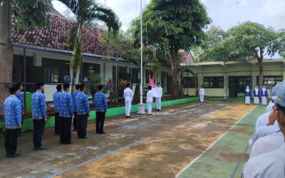 Semarak Upacara Hari Pahlawan di SMK Negeri 1 Girisubo